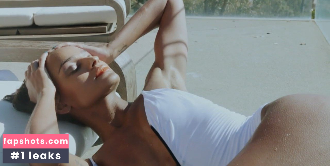 Gracie Carvalho gallery photo #32