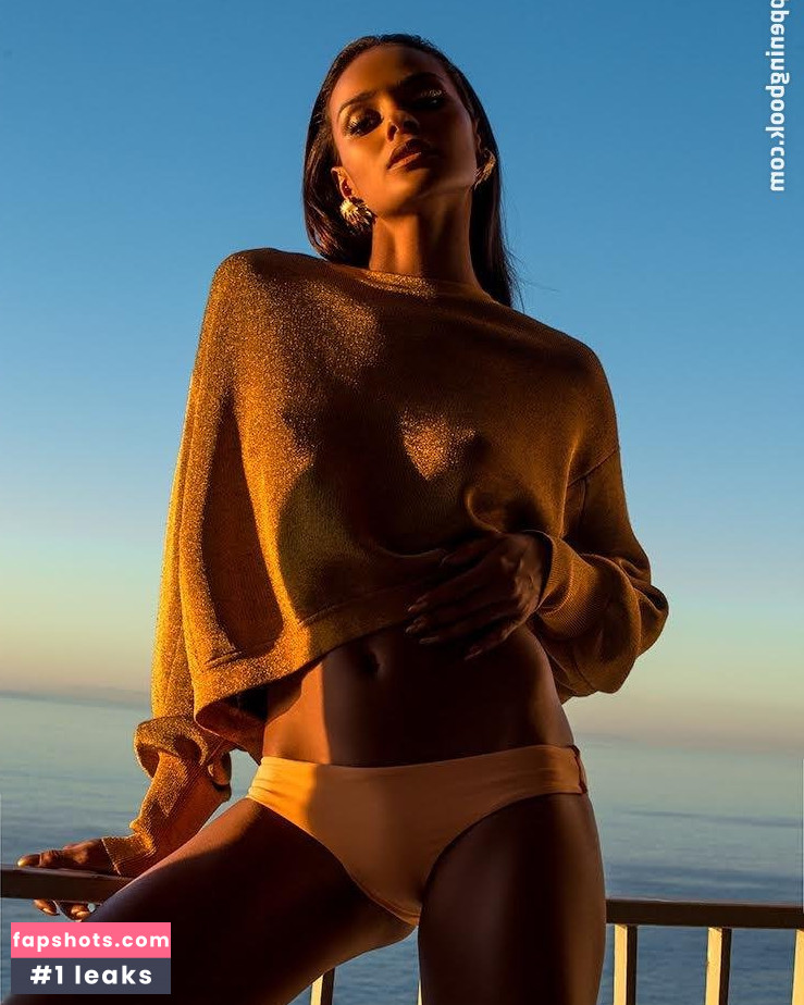 Gracie Carvalho gallery photo #40