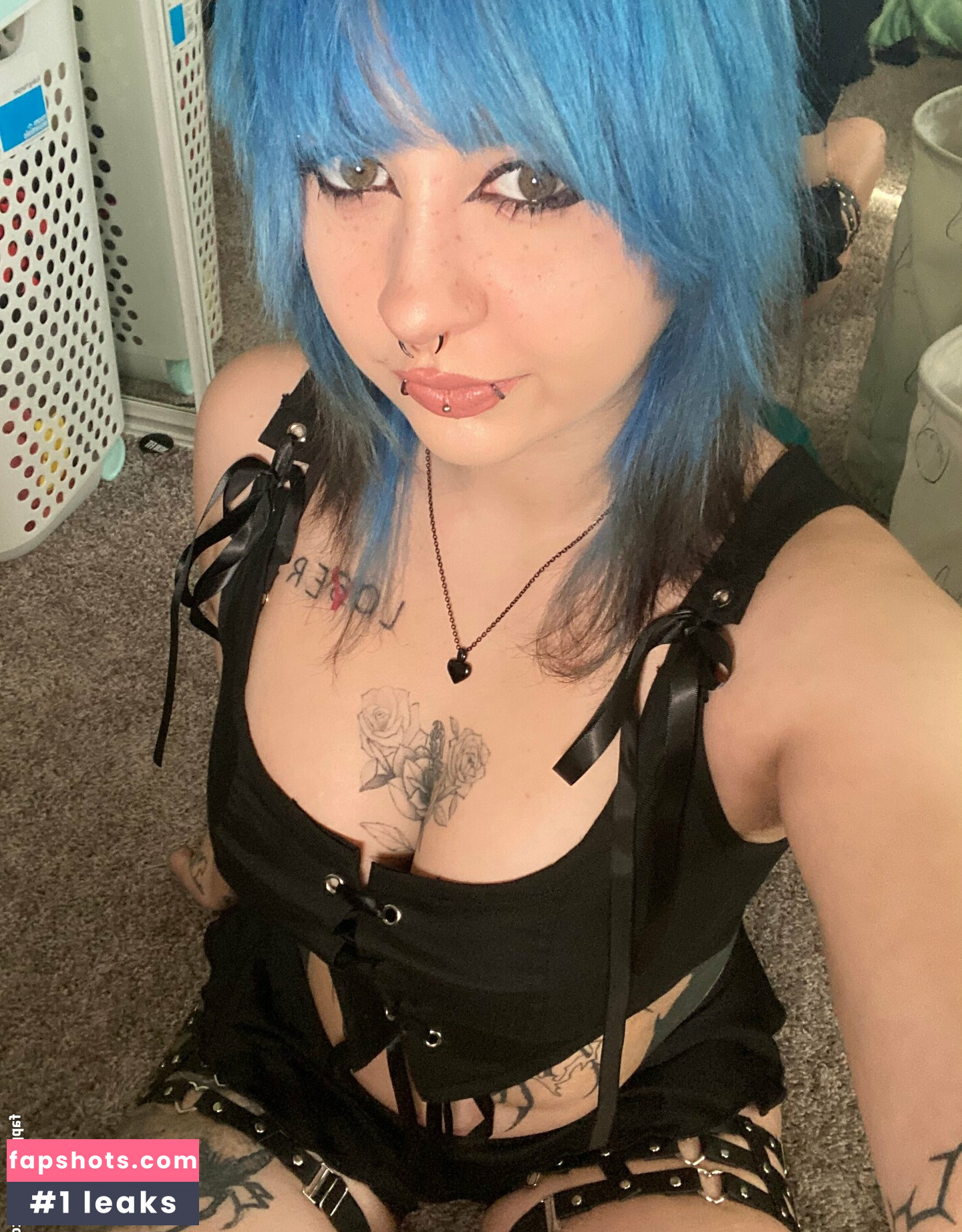 Gremlinbxtch gallery photo #34