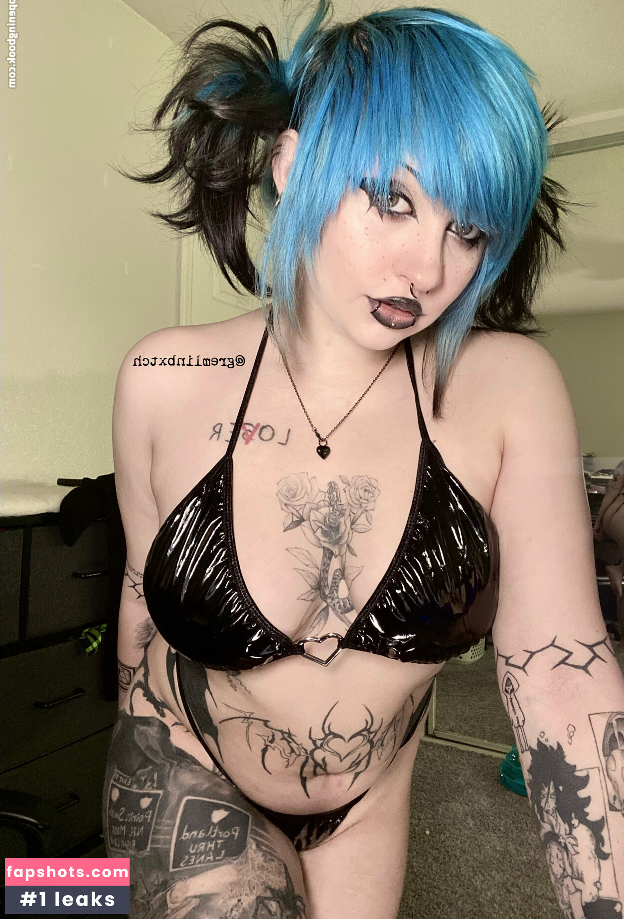 Gremlinbxtch gallery photo #42
