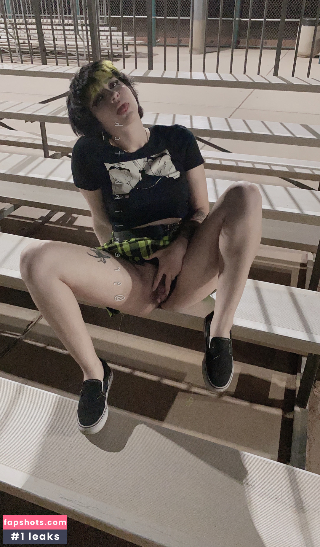 Gremlinbxtch gallery photo #56