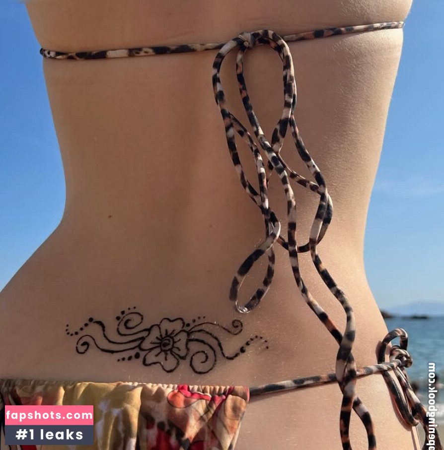 Greta Charlotte gallery photo #19