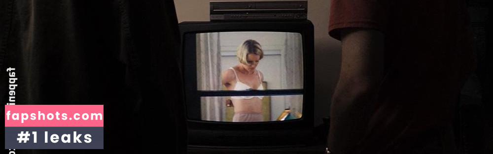 Gretchen Mol gallery photo #188