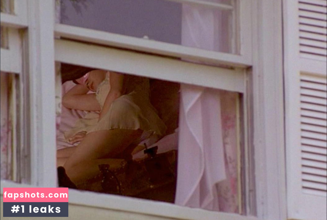 Gretchen Mol gallery photo #202