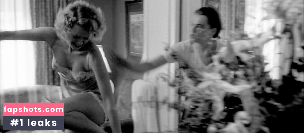 Gretchen Mol gallery photo #234