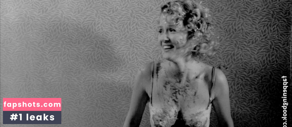 Gretchen Mol gallery photo #235