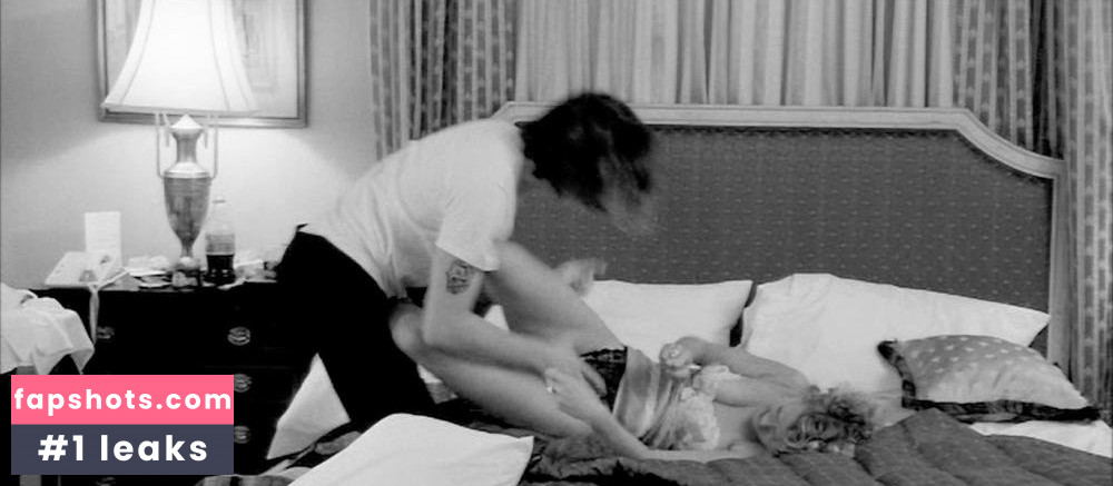 Gretchen Mol gallery photo #236