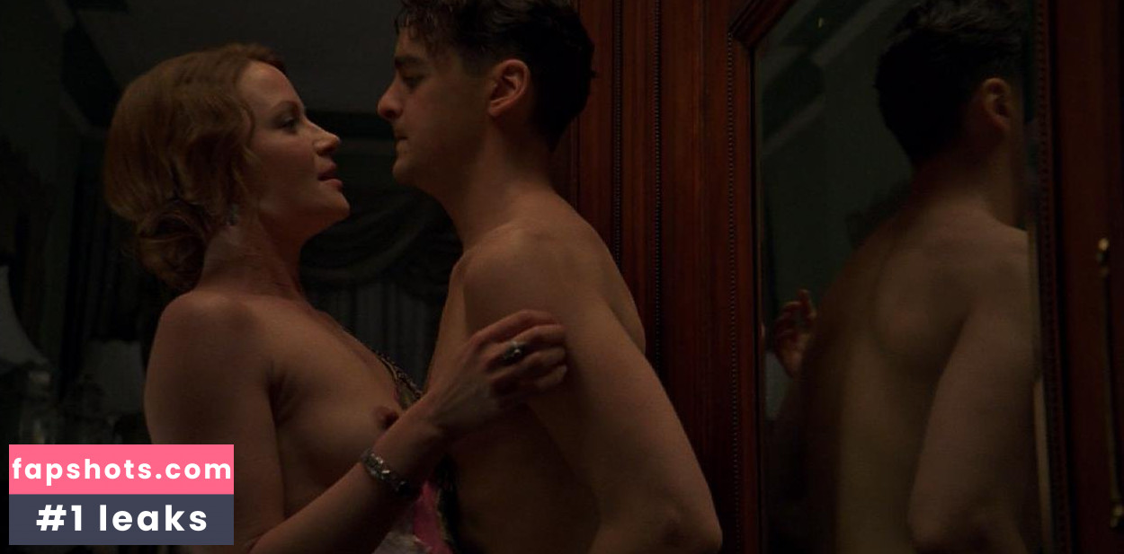 Gretchen Mol gallery photo #245