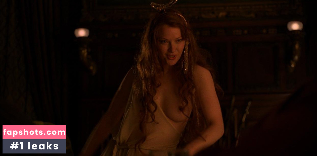 Gretchen Mol gallery photo #247