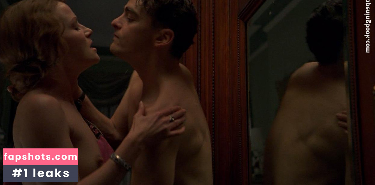 Gretchen Mol gallery photo #251