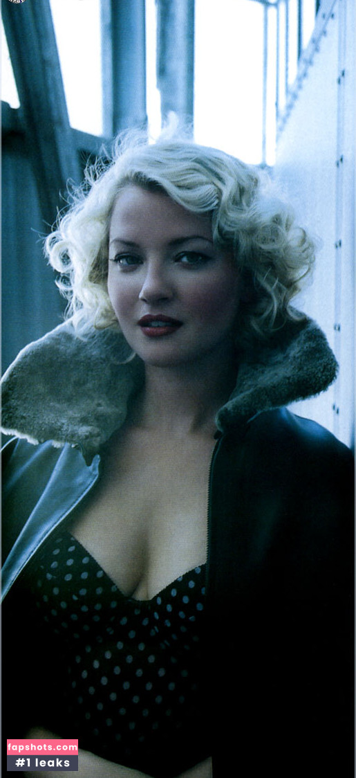 Gretchen Mol gallery photo #62