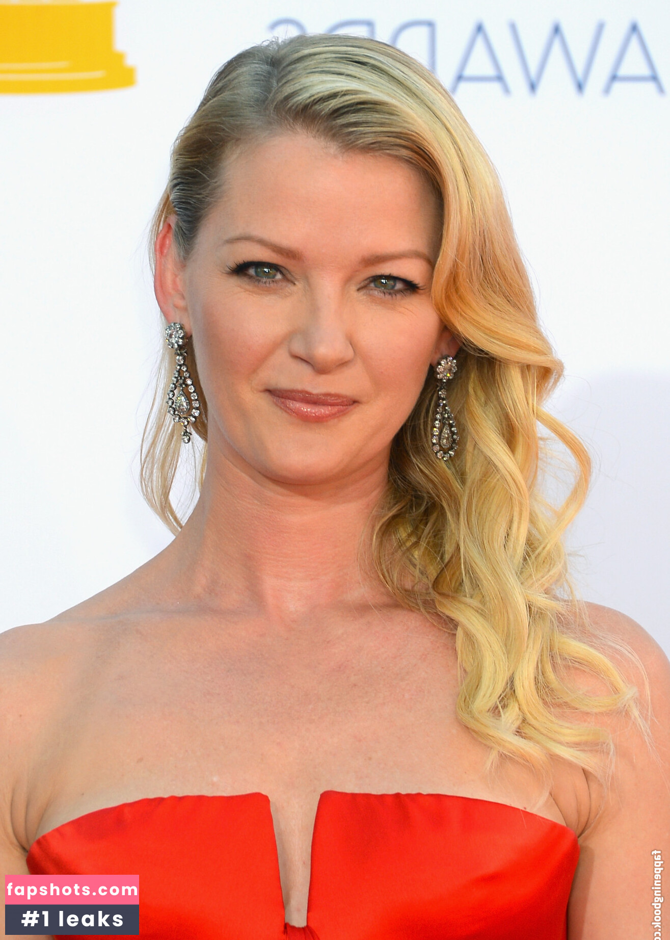 Gretchen Mol gallery photo #96