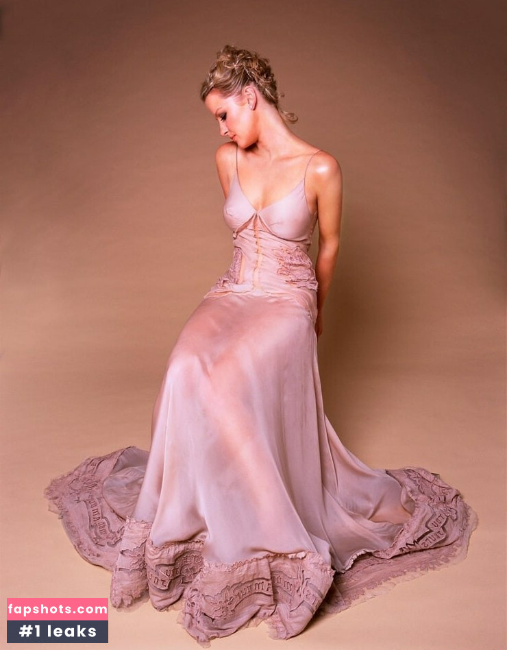 Gretchen Mol gallery photo #98