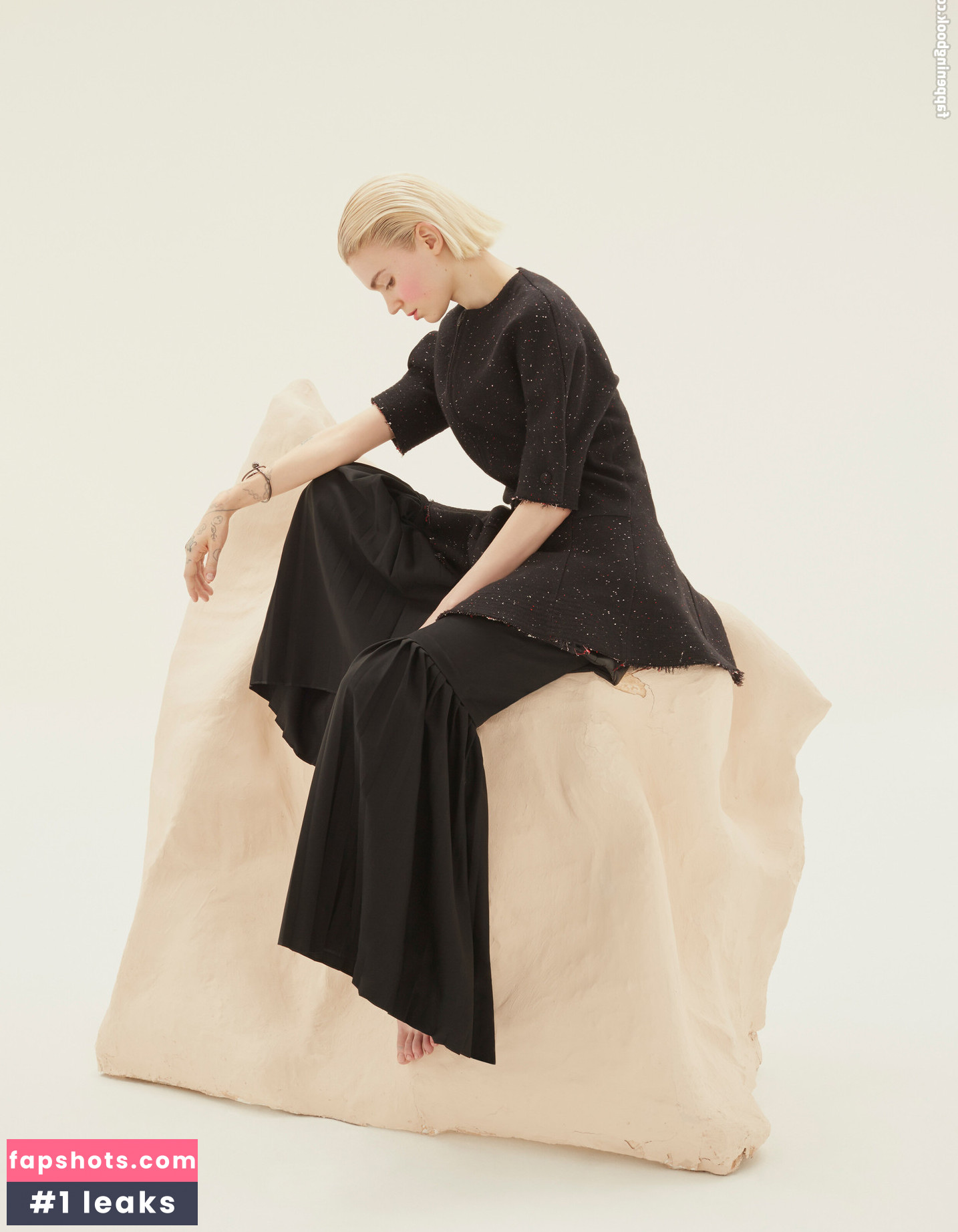 Grimes gallery photo #84