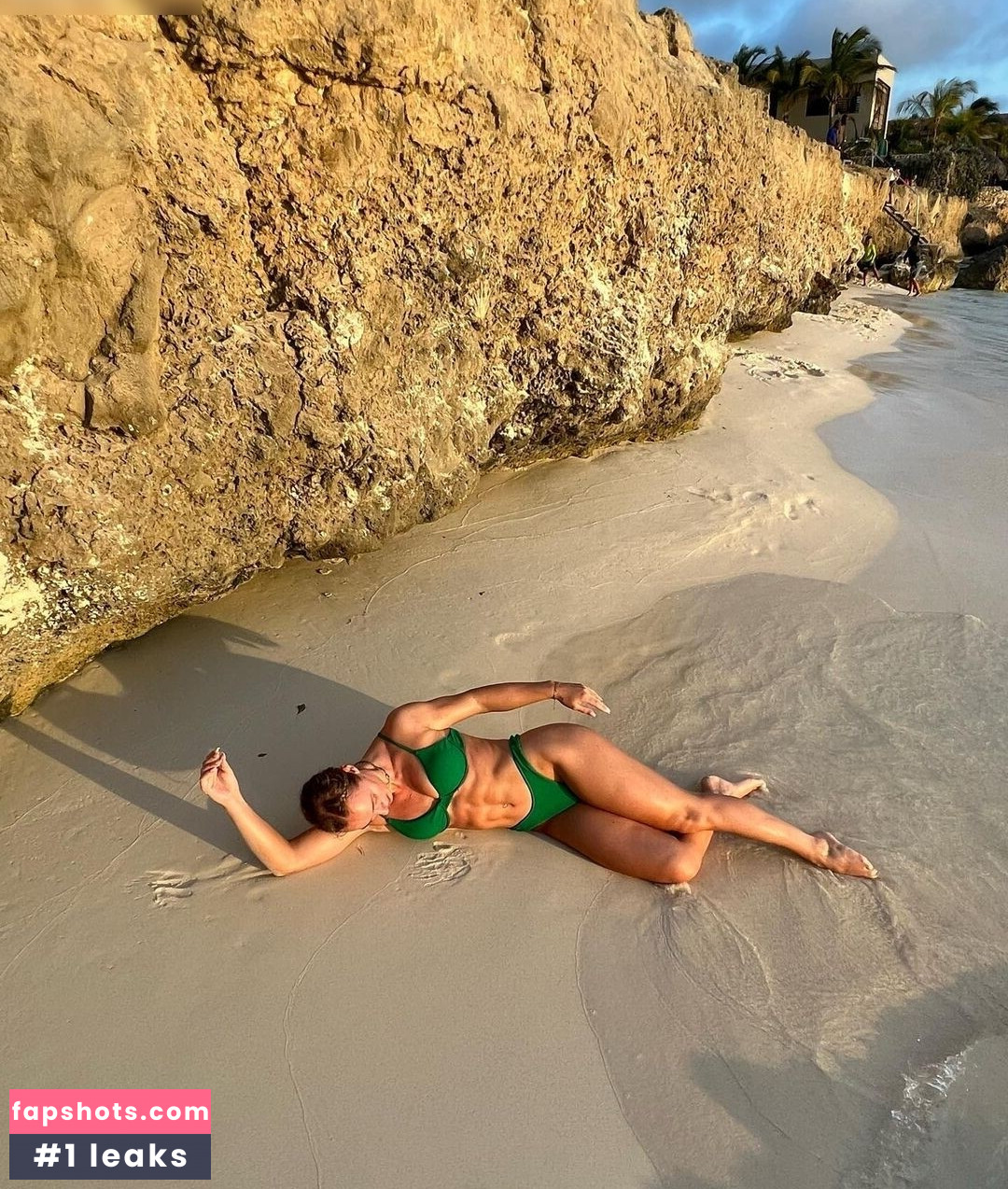 Guusje gallery photo #2