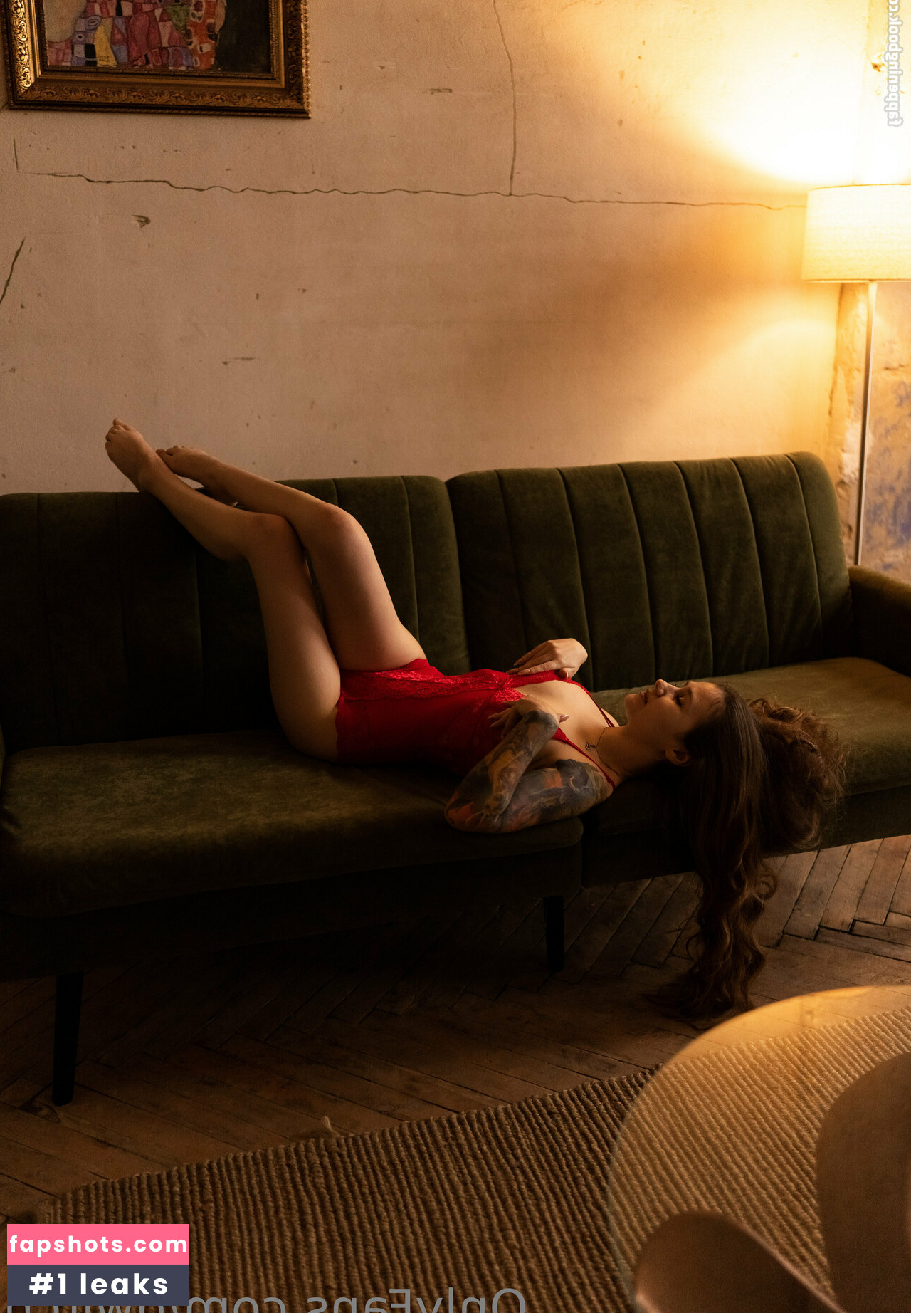 gwitch nude babe gallery