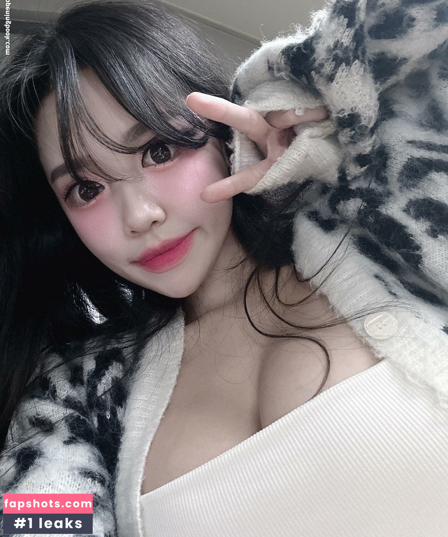 h___xee gallery photo #16