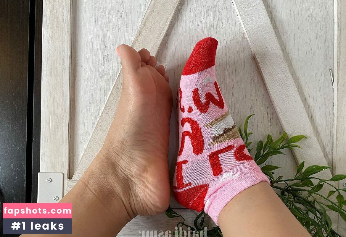 Haidi Feet Asmr gallery photo #12