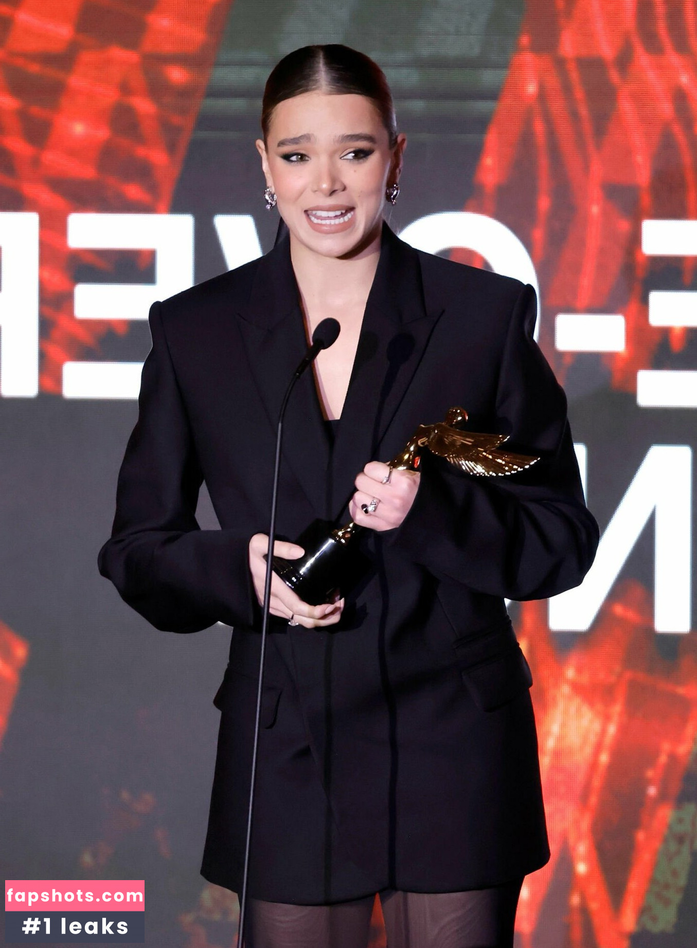 Hailee Steinfeld gallery photo #332