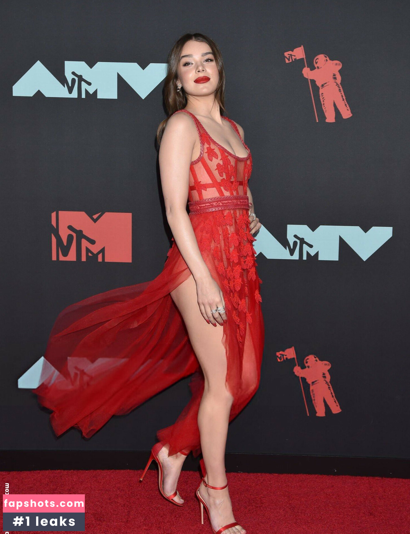 Hailee Steinfeld gallery photo #40