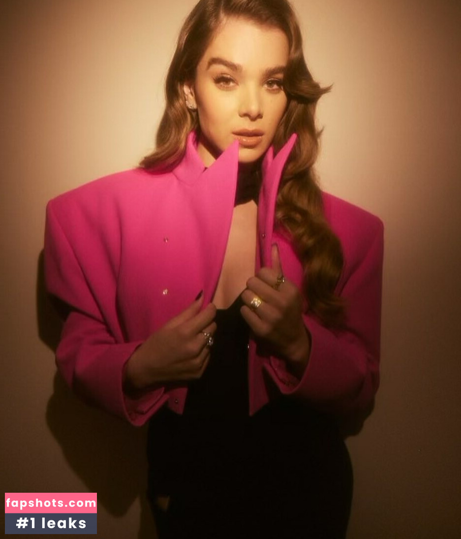 Hailee Steinfeld gallery photo #396