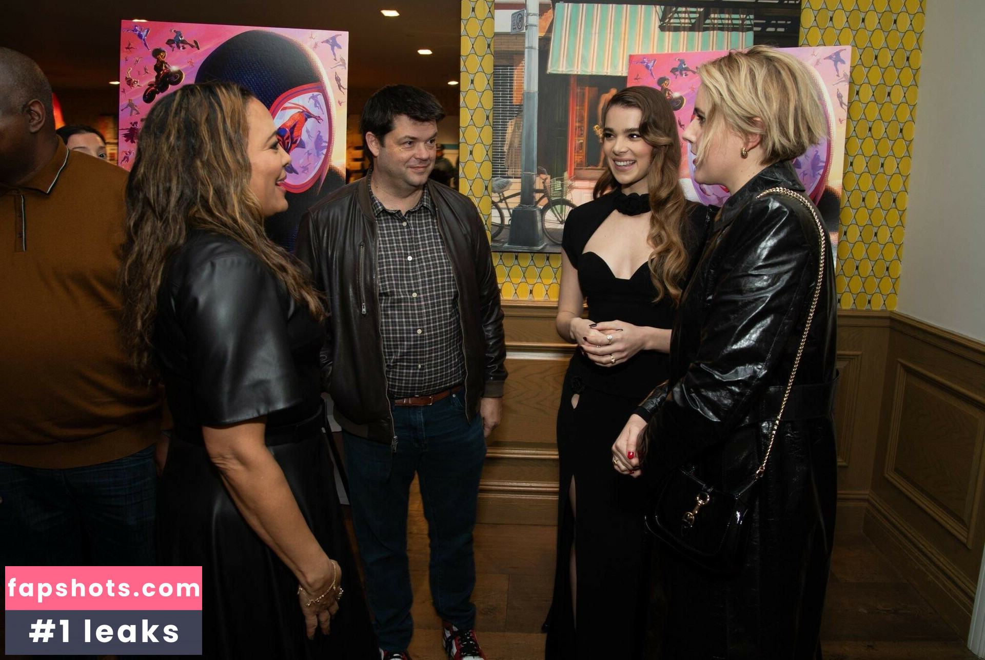 Hailee Steinfeld gallery photo #409