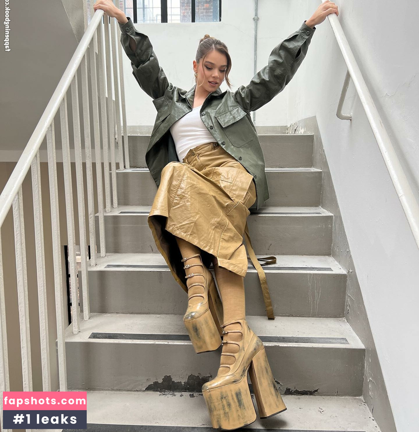 Hailee Steinfeld gallery photo #699