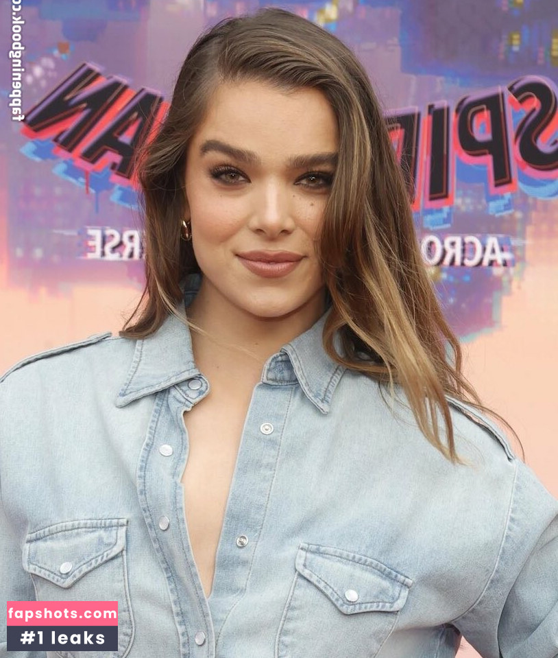 Hailee Steinfeld gallery photo #800