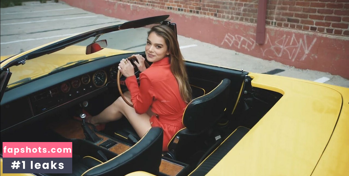 Hailee Steinfeld gallery photo #890