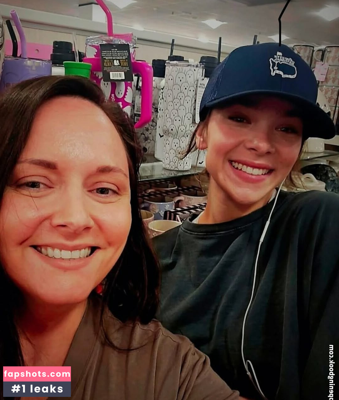 Hailee Steinfeld gallery photo #91