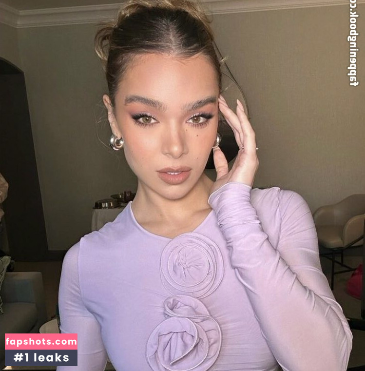 Hailee Steinfeld gallery photo #909