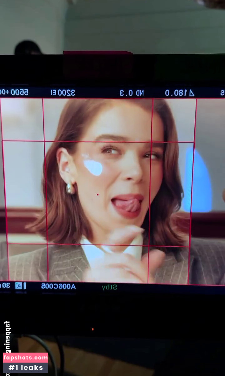 Hailee Steinfeld gallery photo #92