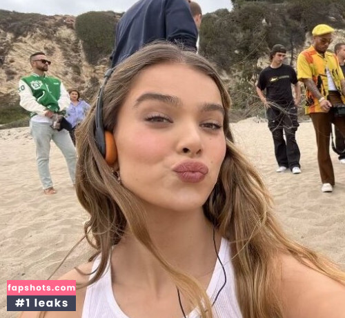 Hailee Steinfeld gallery photo #1021