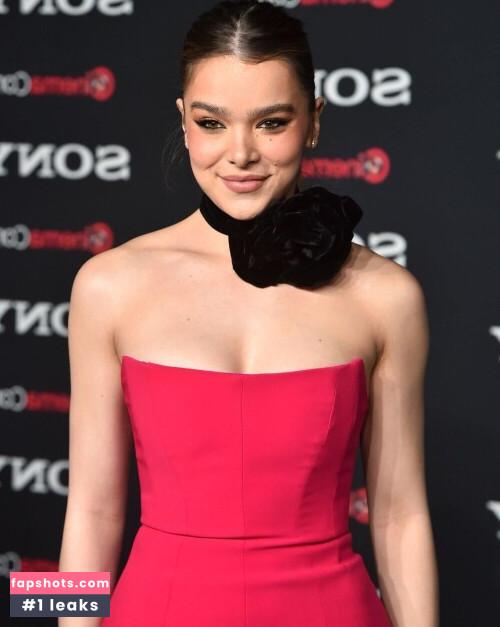 Hailee Steinfeld gallery photo #1520