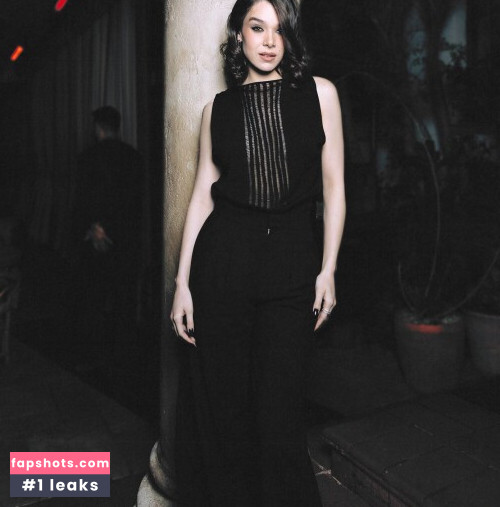 Hailee Steinfeld gallery photo #311