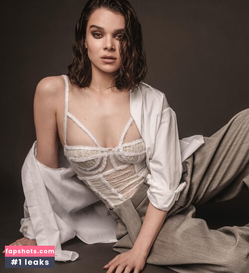 Hailee Steinfeld gallery photo #423