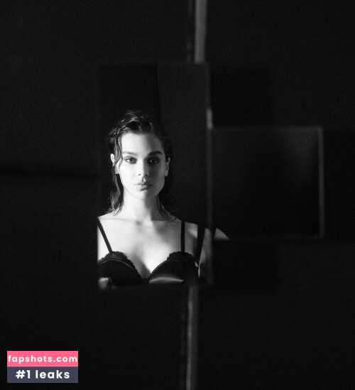 Hailee Steinfeld gallery photo #429