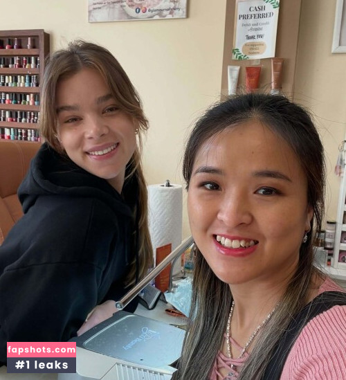 Hailee Steinfeld gallery photo #484