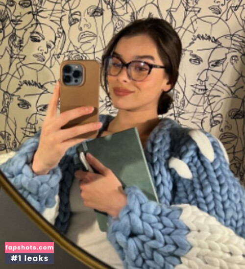 Hailee Steinfeld gallery photo #489