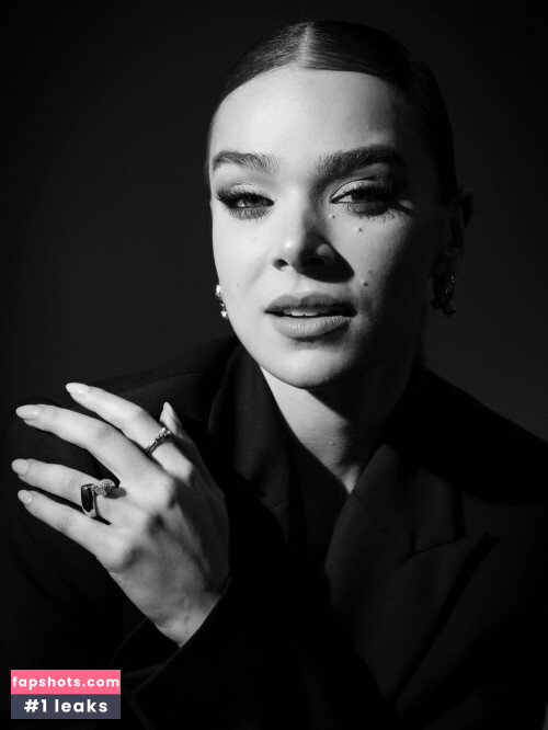 Hailee Steinfeld gallery photo #895