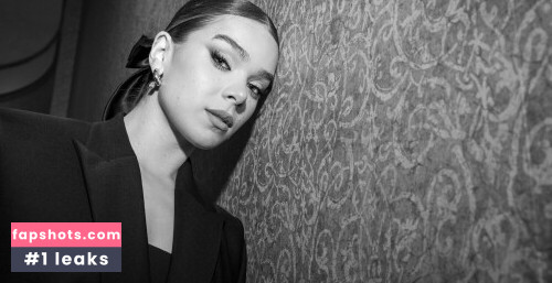 Hailee Steinfeld gallery photo #900