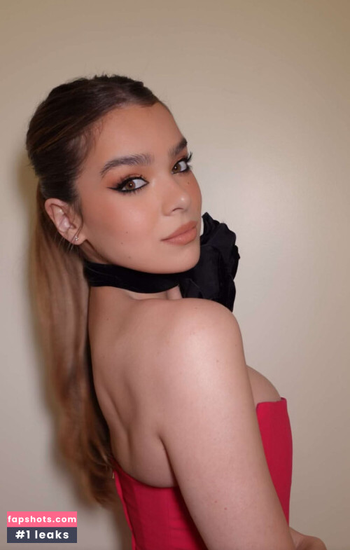 Hailee Steinfeld gallery photo #907