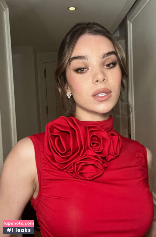 Hailee Steinfeld gallery photo #915