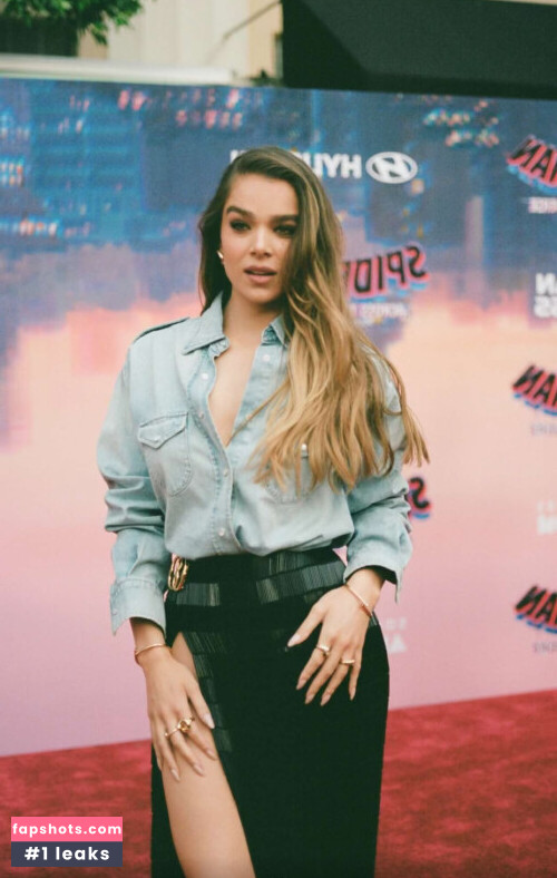 Hailee Steinfeld gallery photo #923