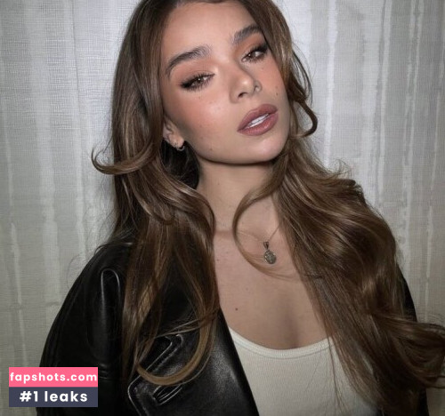 Hailee Steinfeld gallery photo #950