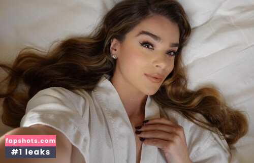 Hailee Steinfeld gallery photo #952