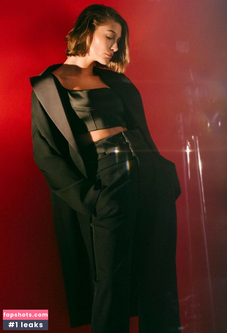 Hailey Baldwin Bieber gallery photo #119