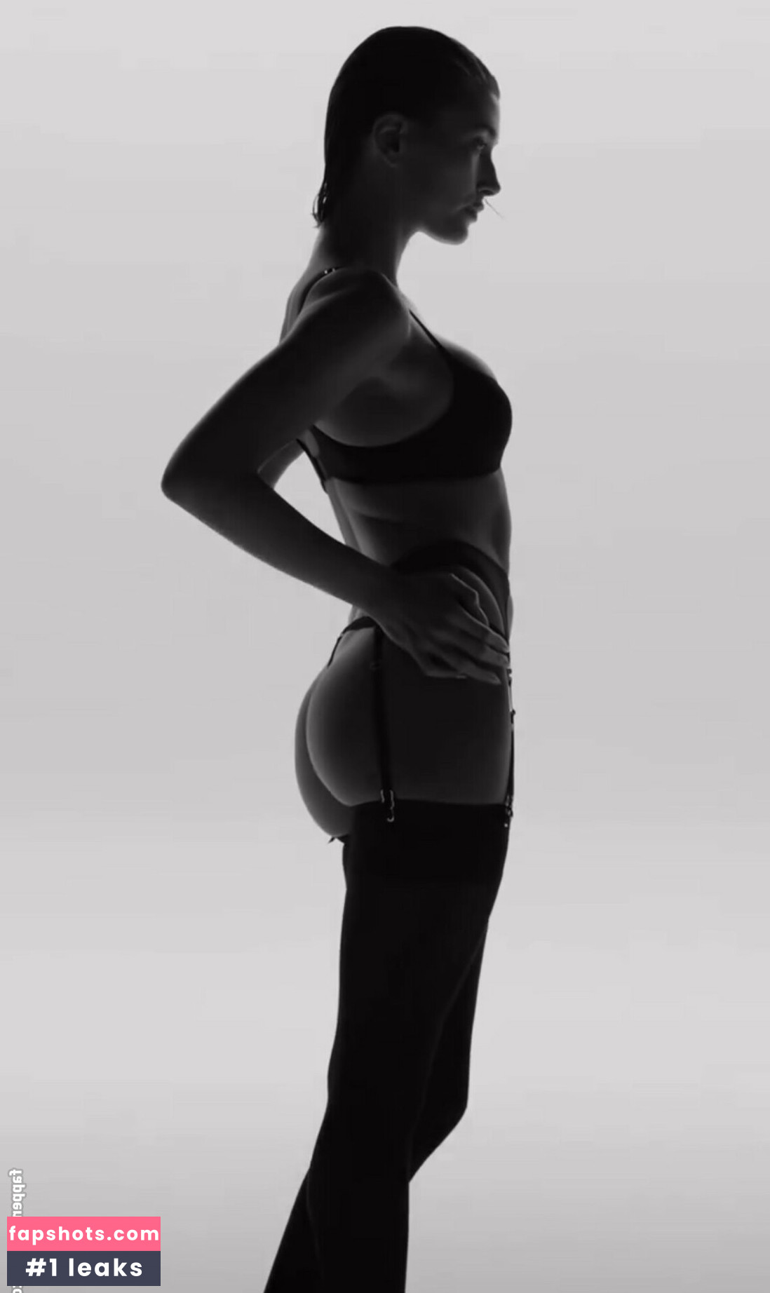 Hailey Baldwin Bieber gallery photo #145