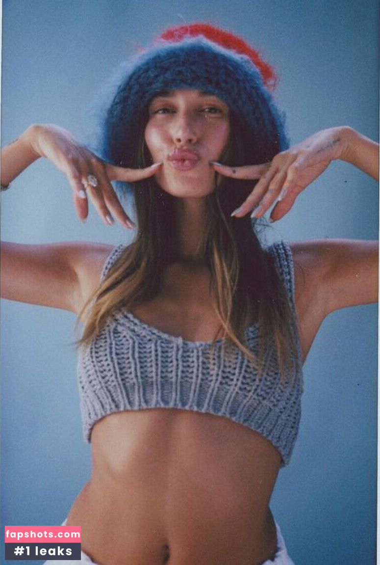 Hailey Baldwin Bieber gallery photo #151