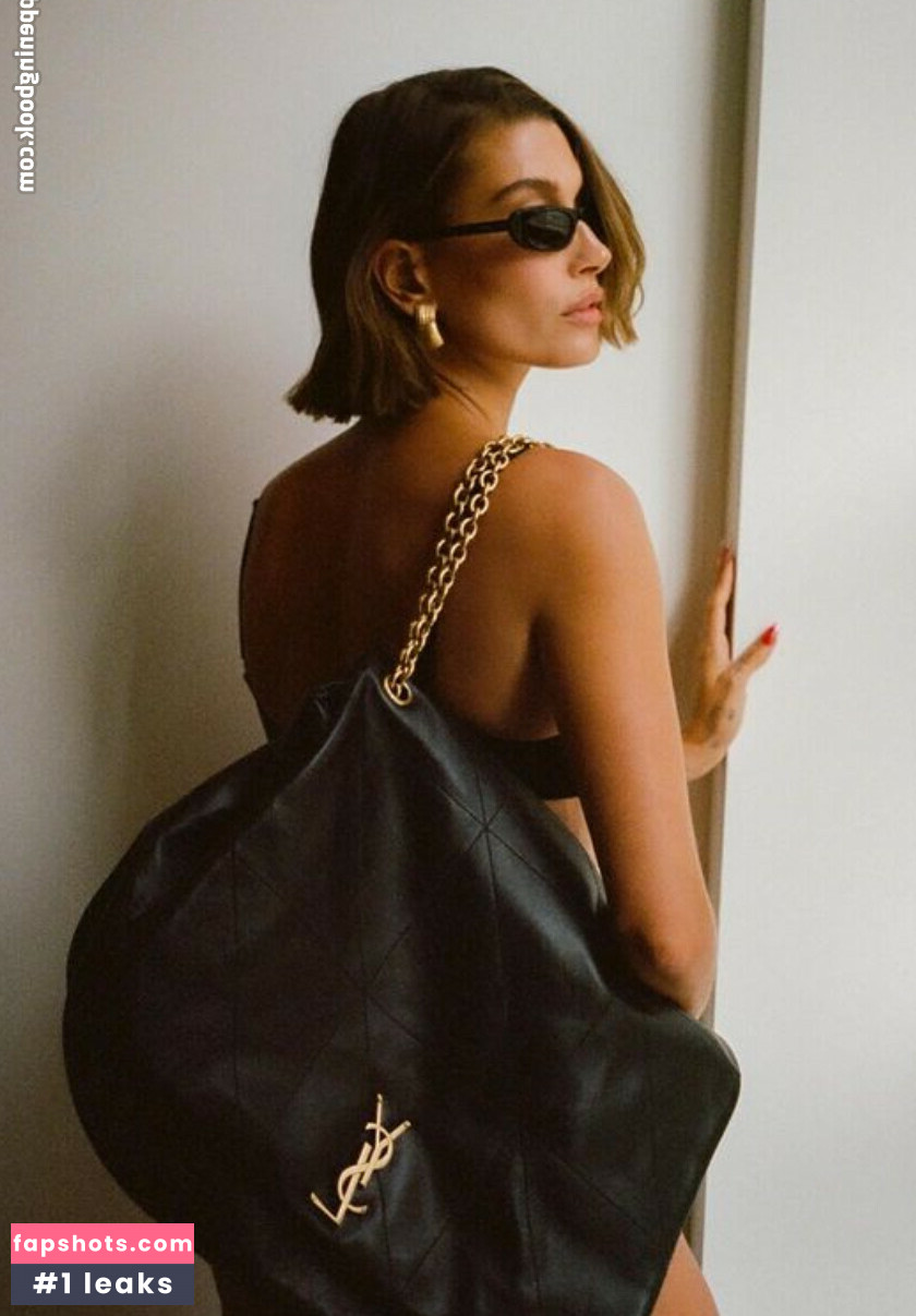 Hailey Baldwin Bieber gallery photo #154